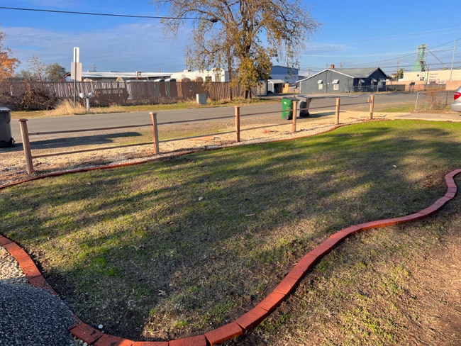 Building Photo - 19457 Hill St