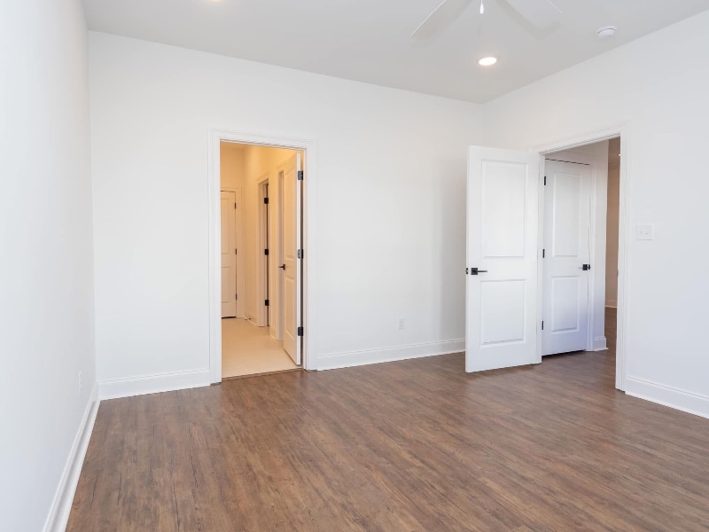 Building Photo - 637 Cottage Grv Cir