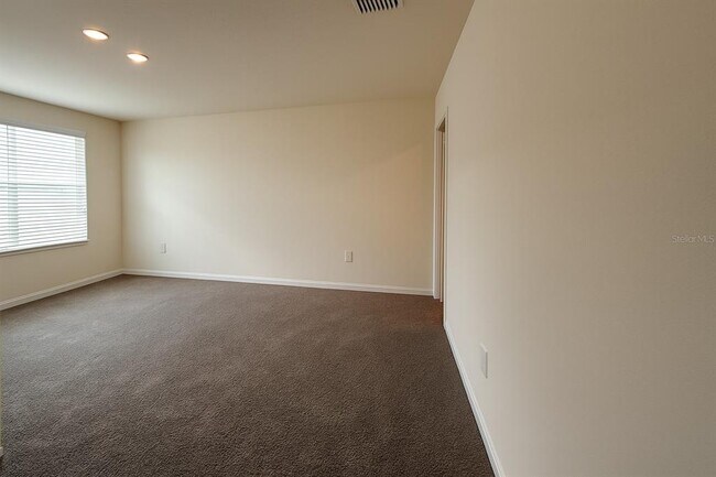Building Photo - 2323 Gifford Dr