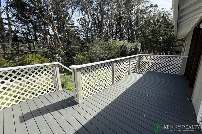 Building Photo - Spacious Remodeled 3 BD/2 BA Home, 2 Bonus Rooms & Large Backyard