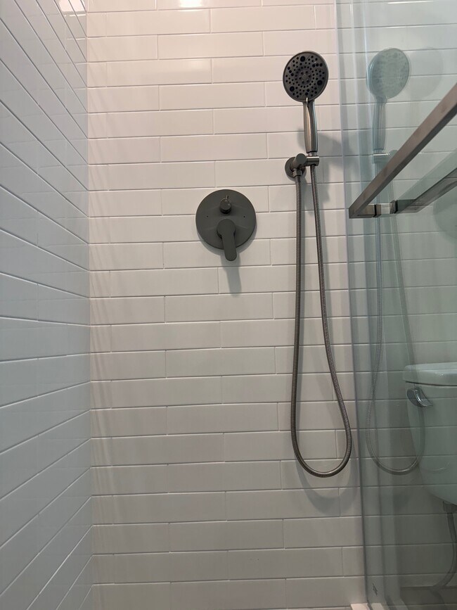 Building Photo - 1440 Old Topanga Canyon Rd