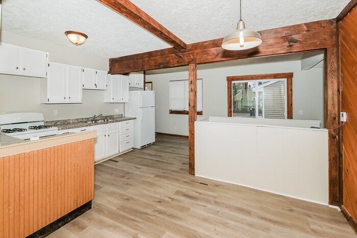 Building Photo - 8107 Pillsbury Ave S