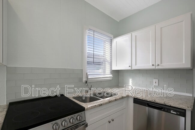 Building Photo - 13311 1st St E