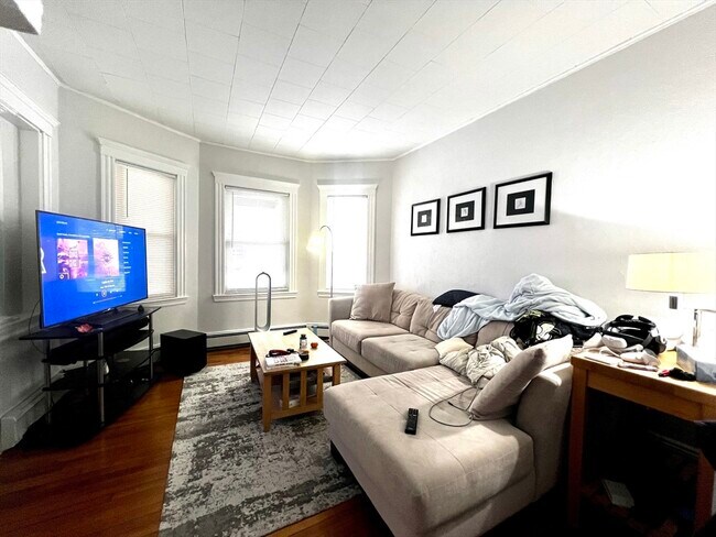 Building Photo - 12 Bailey St