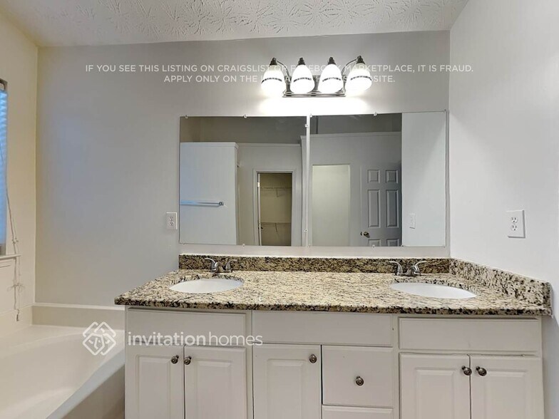 Building Photo - 1346 Dalesford Dr