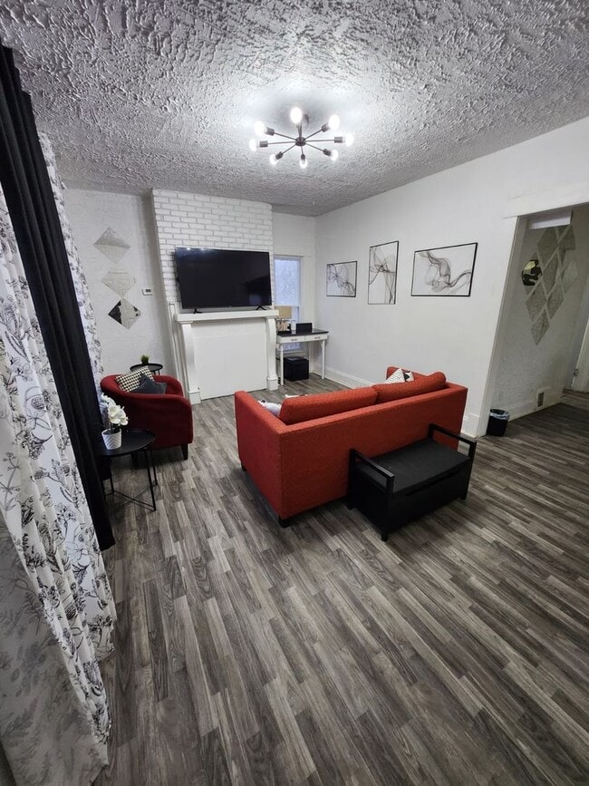 Building Photo - 1856 Lampson Rd