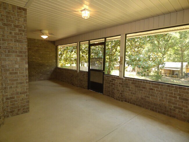 Building Photo - Custom-Built 3-Bedroom Home