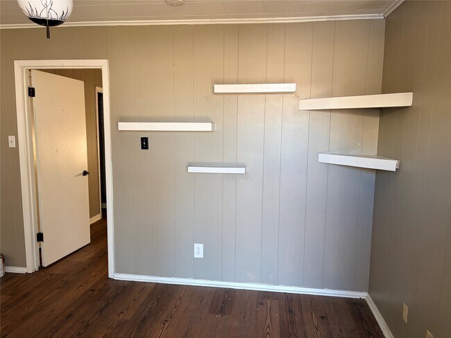 Building Photo - 2809 Sam Houston Ave