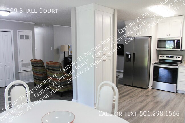 Building Photo - 909 Shall Ct