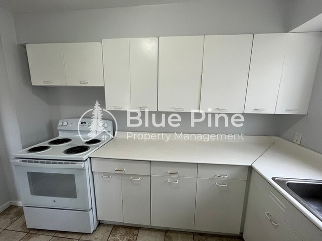 Building Photo - 1322 S 4th Ave