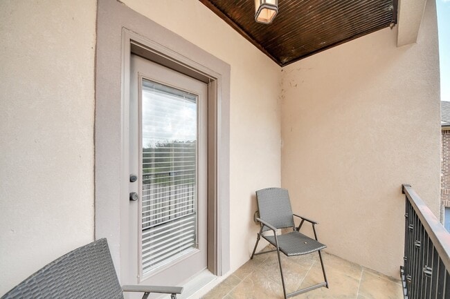 Building Photo - 11045 Upland Forest Dr
