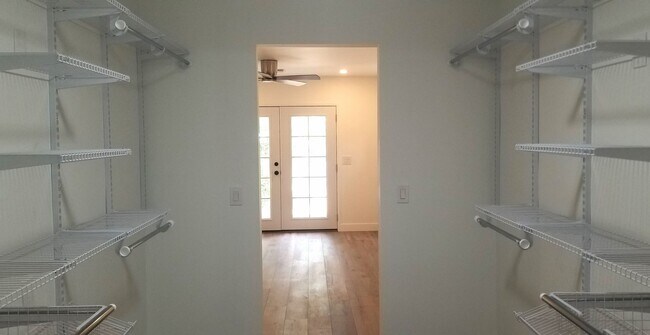 Building Photo - 3 Bedrooms, 2 Baths Remodeled Encino Home ...