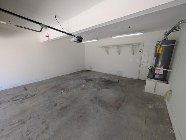Building Photo - 529 E Colorado Blvd