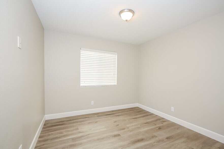 Building Photo - 5208 Still Breeze Ave