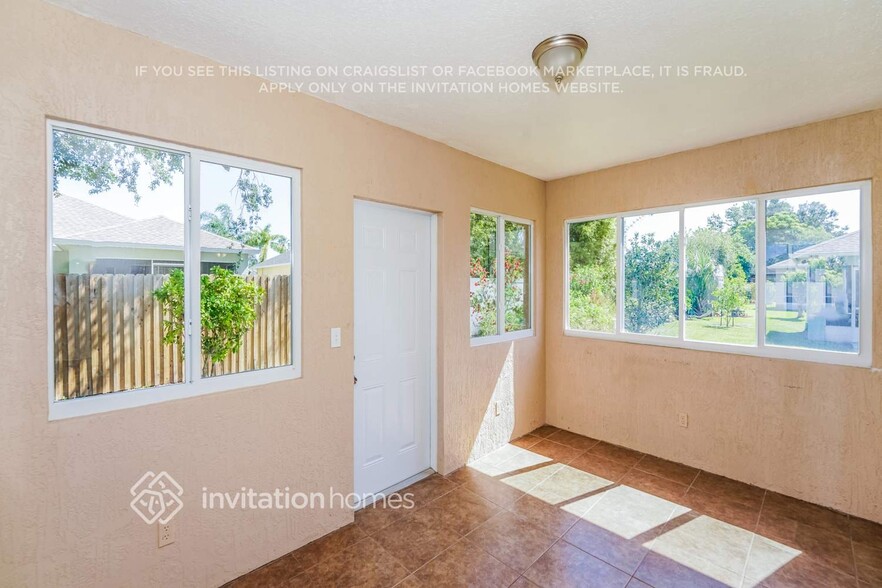 Building Photo - 229 2 Oaks Dr