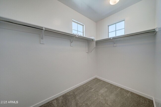 Building Photo - 1717 E Dogwood Ln