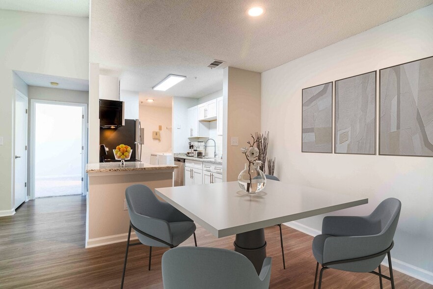 Building Photo - The Pointe at Stockbridge