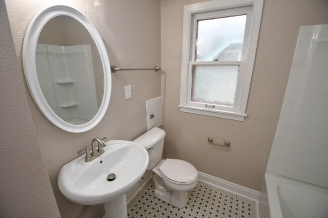 Building Photo - 3151 S Quincy Ave