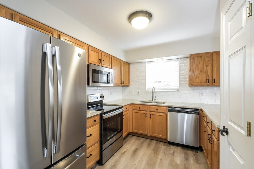 Building Photo - 10435 W 82nd Pl