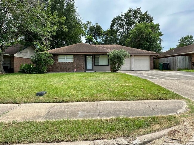 Building Photo - 530 Edgebrook Dr