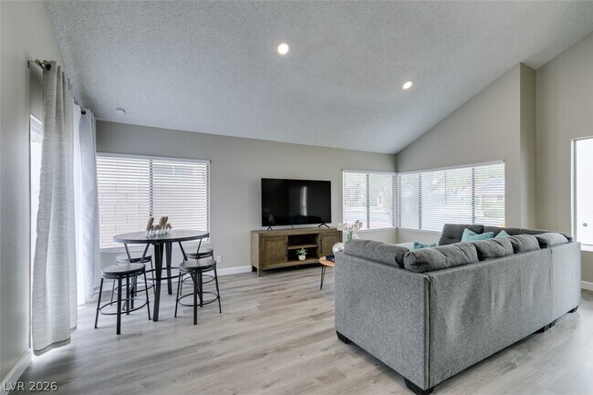 Building Photo - 6585 Minton Ct