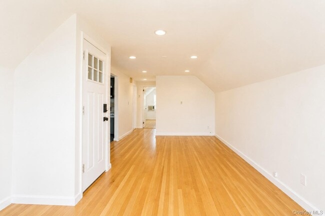 Building Photo - 545 E Park Ave