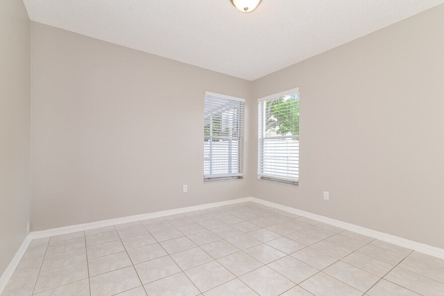 Building Photo - 1232 Regal Ridge Dr