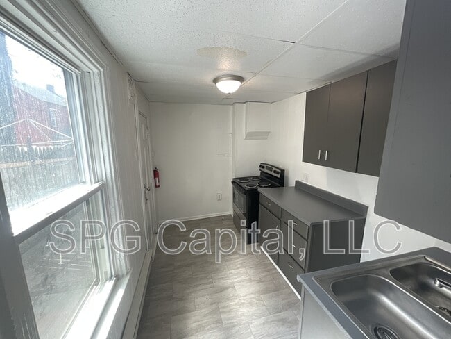 Building Photo - 444 S Duke St