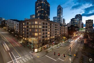 Building Photo - AVIA on Pike Street