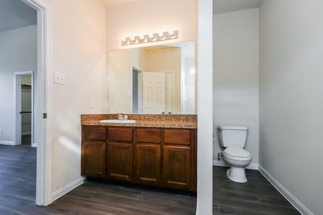 Building Photo - 1015 Cascadera Ct