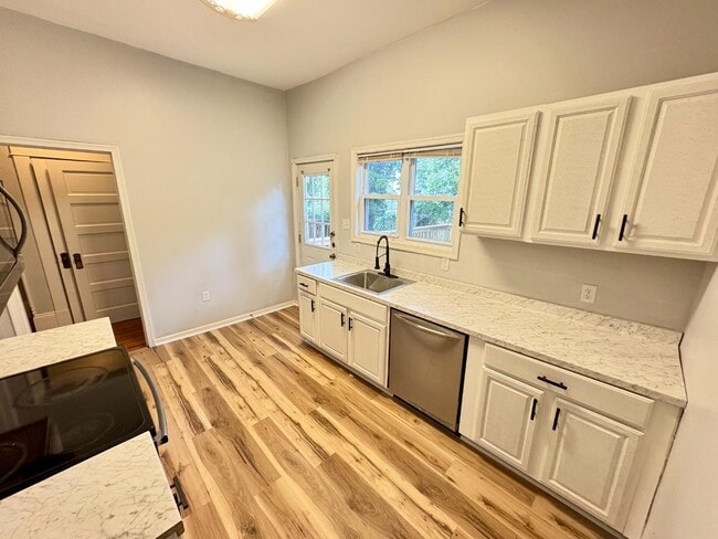 Building Photo - 1331 Ruffner Pl