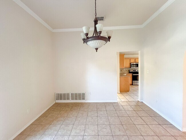 Building Photo - Available NOW!!!! This charming 1 story, 3...
