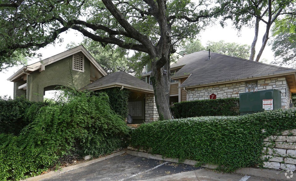 Bartons Mill Apartments 2121 Dickson Dr Austin TX 78704 Apartment