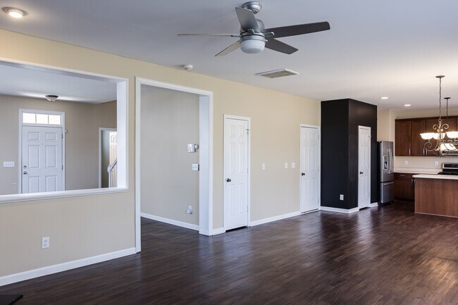 Building Photo - 117 Woodtrellis Ct