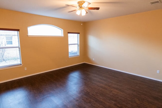 Building Photo - 404 Grisham Dr