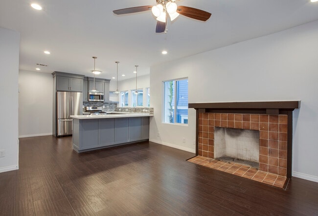 Building Photo - 2765 W 8th St