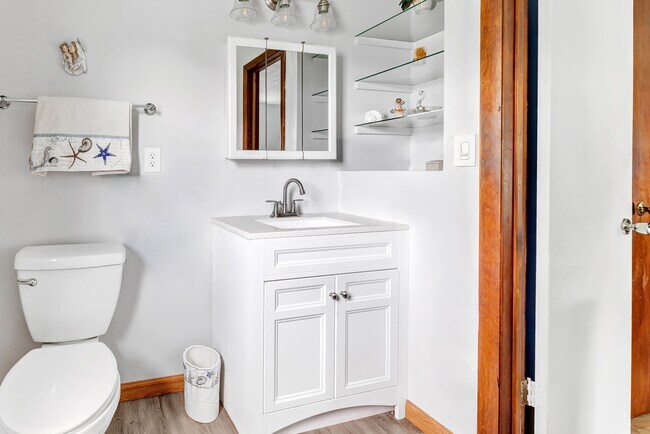 Building Photo - 15 Albert St