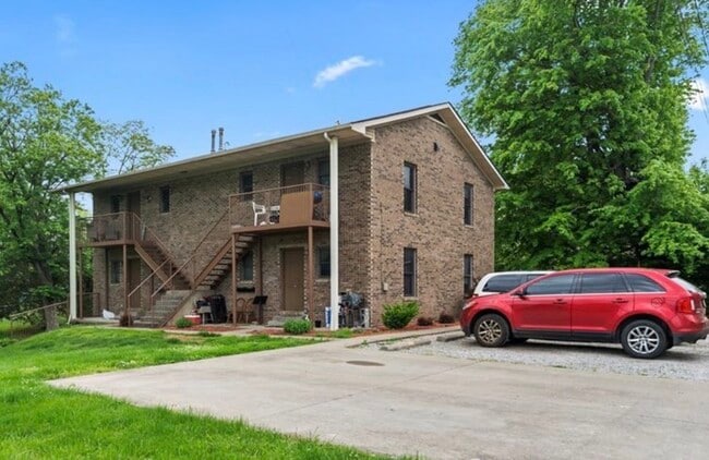 Building Photo - 228 Jennings St