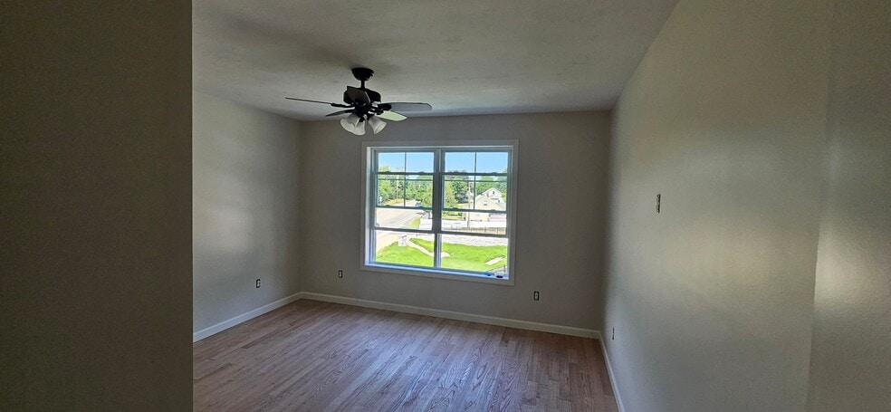 Building Photo - 719 Putnam Pike