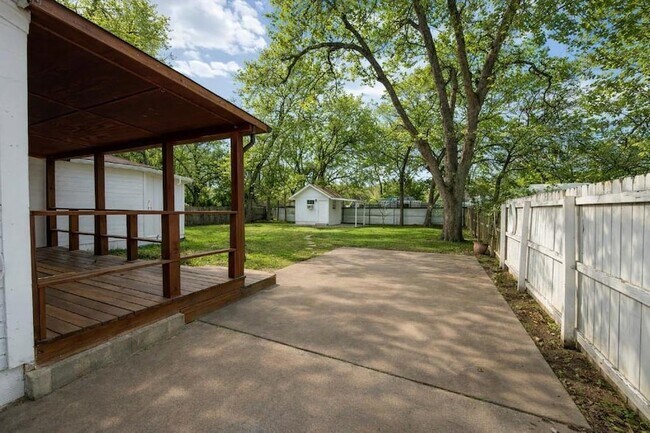 Building Photo - 4611 Milburn Ln