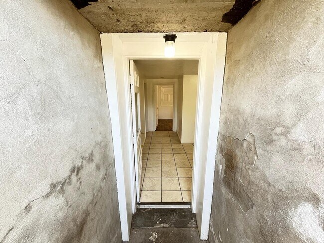 Building Photo - 167 E 400 N