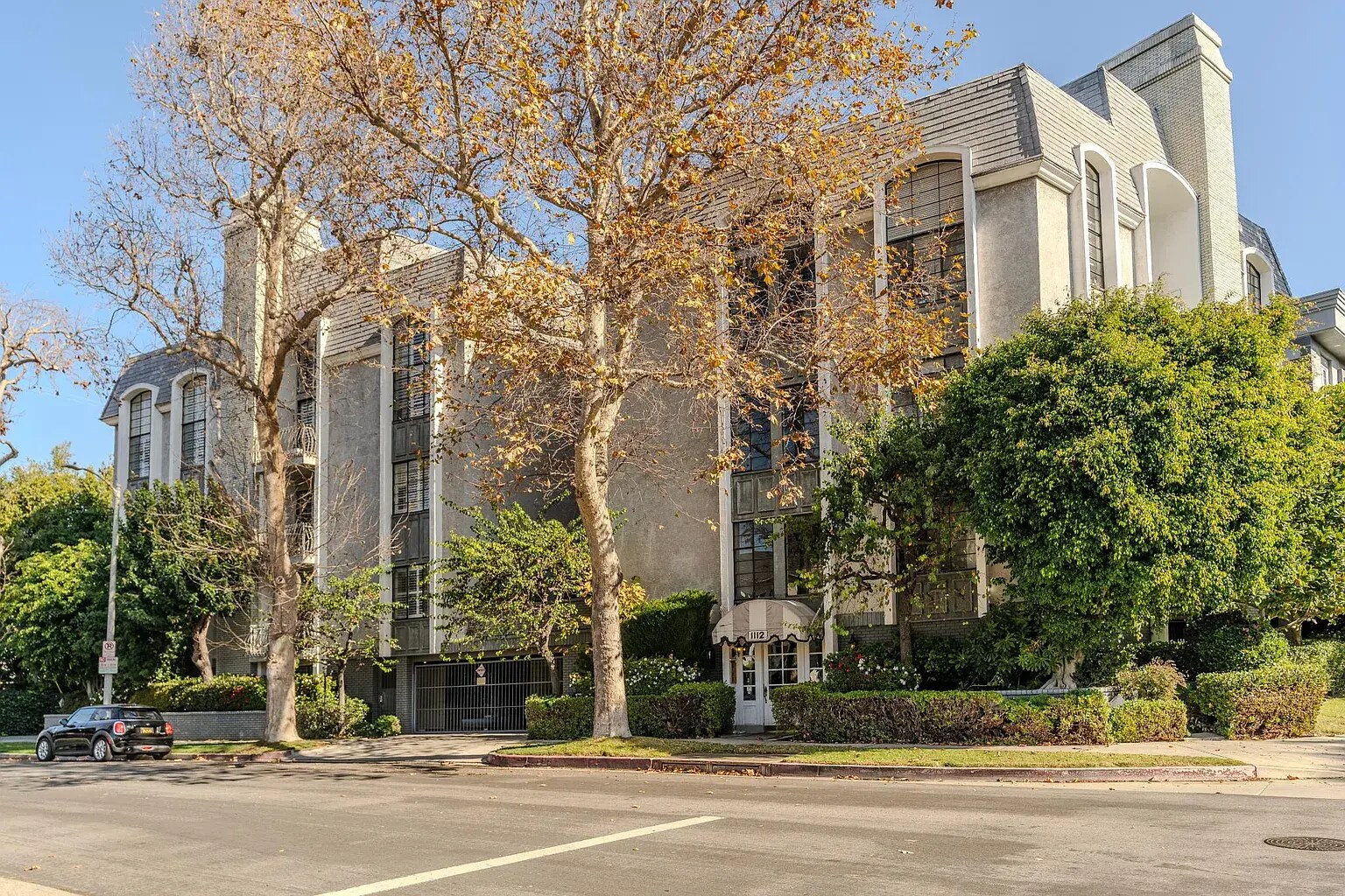 Building Photo - 1112 S Bedford Dr