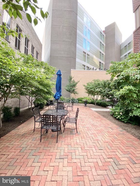 Building Photo - 1600 Prince St