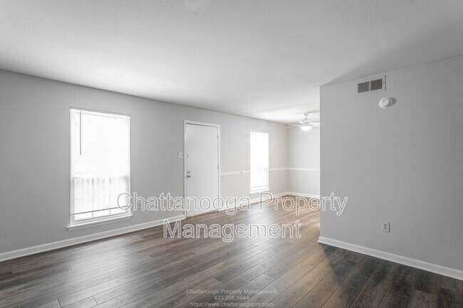 Building Photo - 900 Mountain Creek Rd