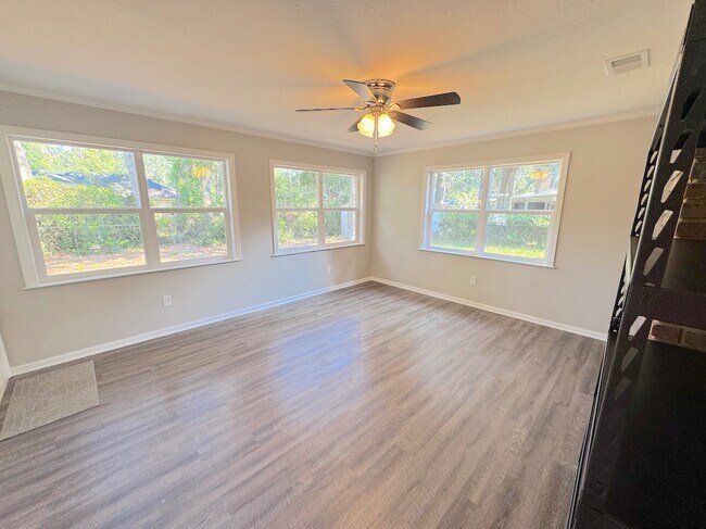 Building Photo - 9 Mistletoe Ct