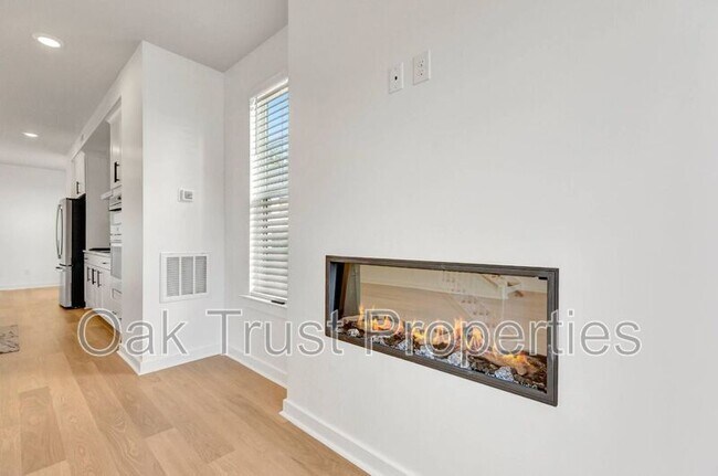 Building Photo - 236 Somerset Acrs Dr