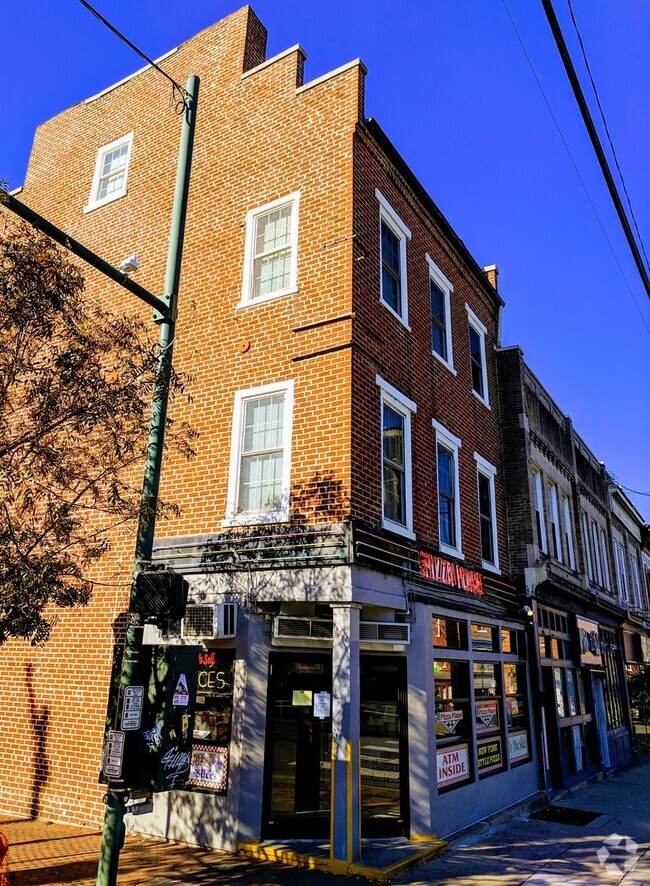 Building Photo - 1731 E Main St