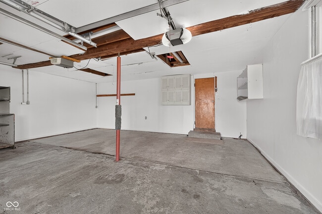 Building Photo - 3916 W 96th St