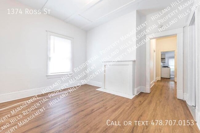 Building Photo - 1374 Ross St