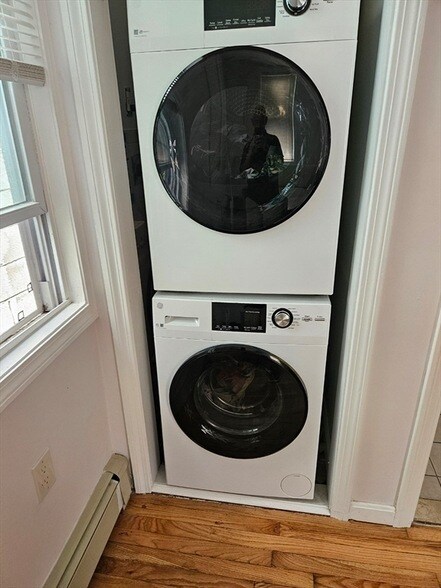 Building Photo - 5 River St